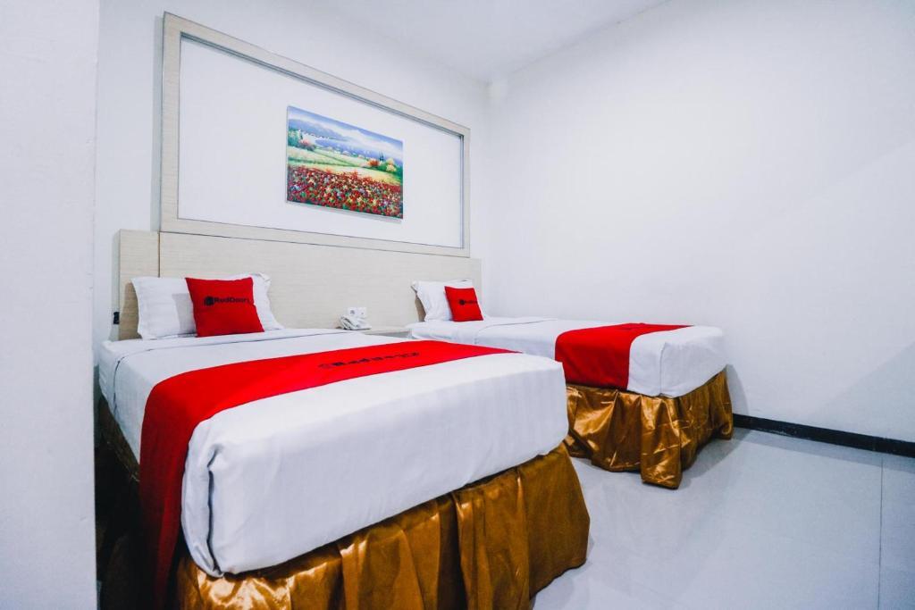 Макассар: RedDoorz Plus near Sultan Hasanuddin Airport