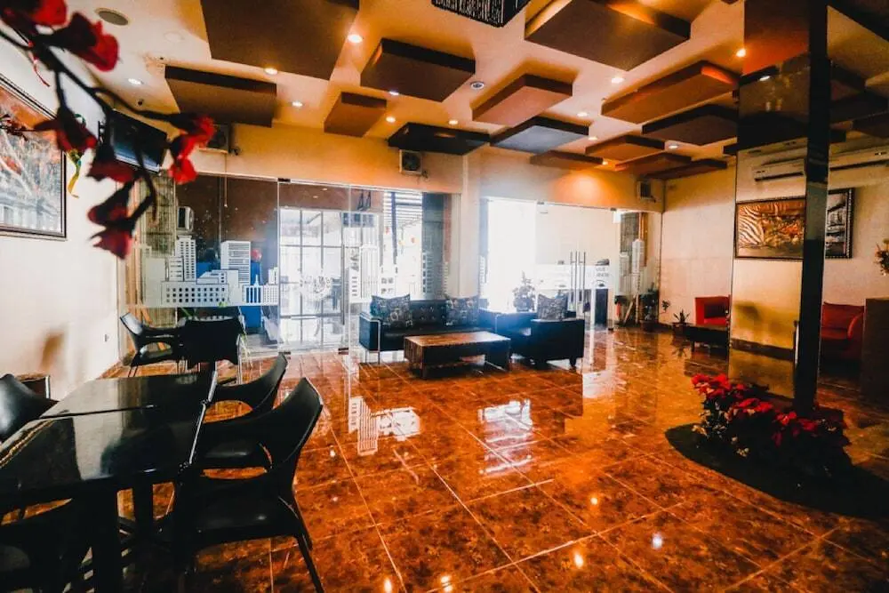 Макассар: RedDoorz Plus near Sultan Hasanuddin Airport
