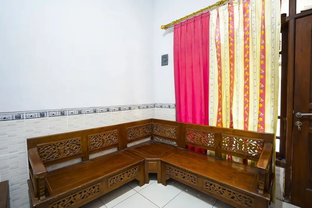 Сурабая: OYO 91746 Kost Sedati Syariah