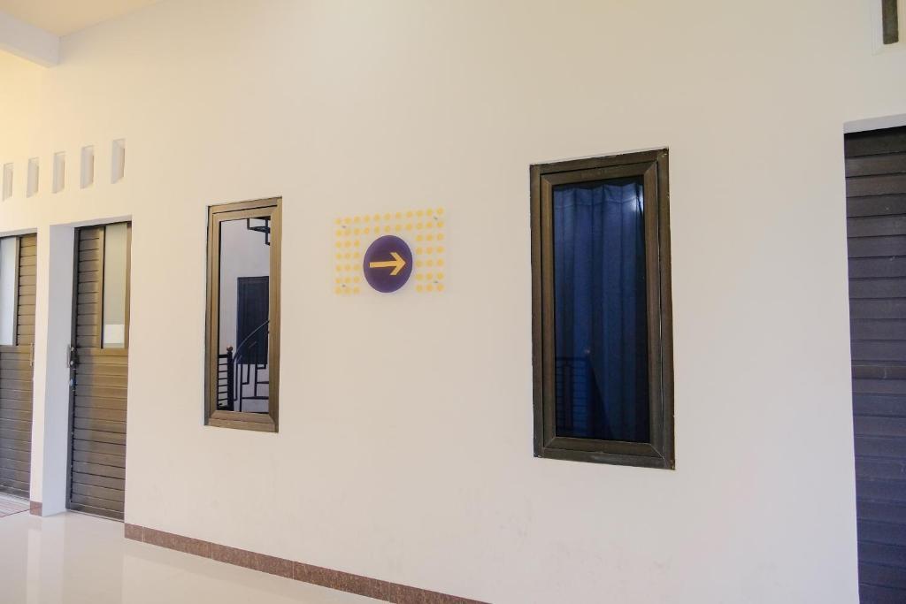 Меджаян: TF Homestay near Alun Alun Caruban
