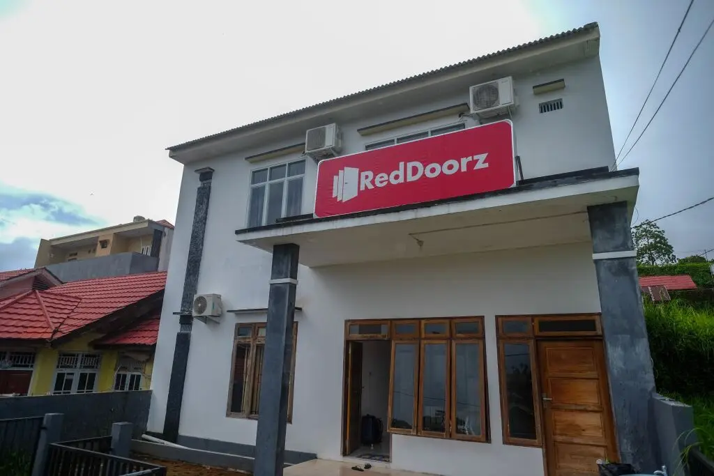 Манадо: RedDoorz near De La Salle Manado