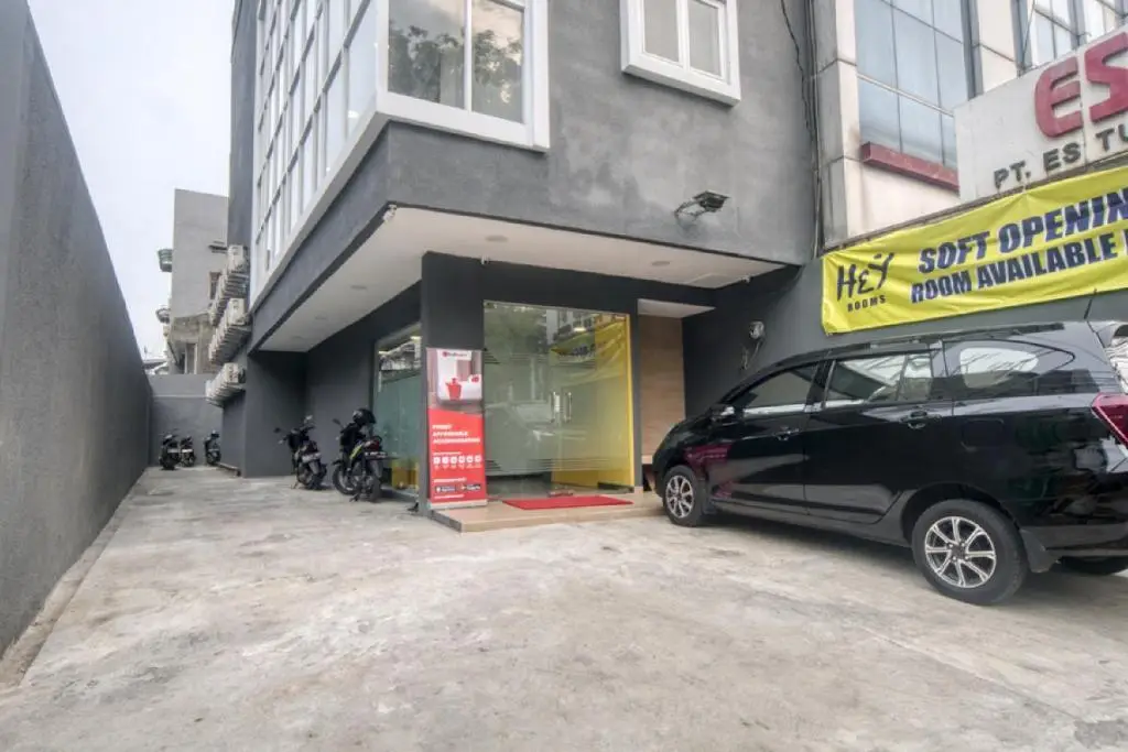 RedDoorz Plus @ Cideng Timur — фото 1