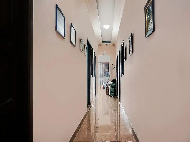 Джакарта: Spot On 91754 Wisma Tiqita Syariah