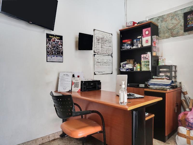 Джакарта: Spot On 91754 Wisma Tiqita Syariah