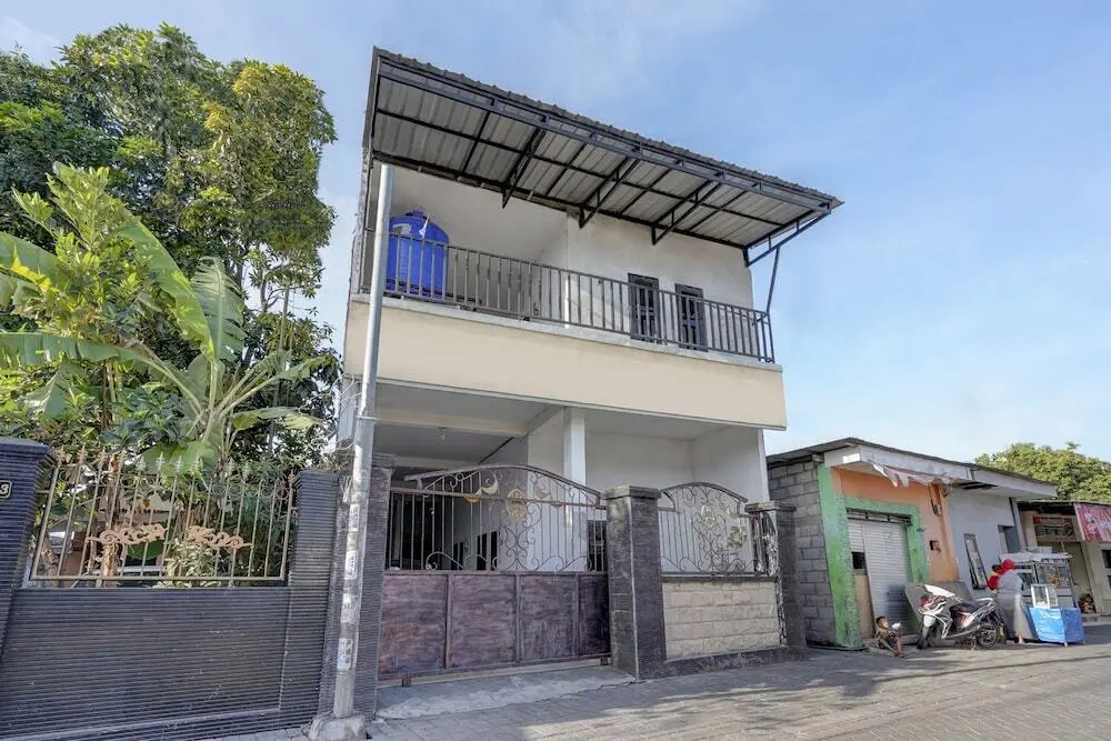 Сурабая: SPOT ON 91789 Kost Umik Sidoarjo Syariah