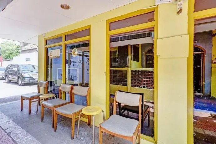 Сурабая: OYO Flagship 90717 Hotel Kalimantan Surabaya