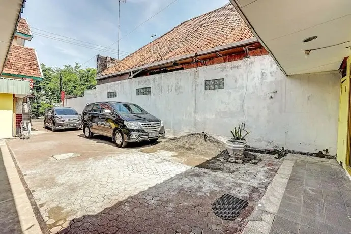 Сурабая: OYO Flagship 90717 Hotel Kalimantan Surabaya