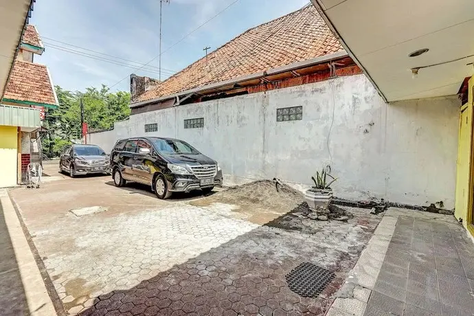 Сурабая: OYO Flagship 90717 Hotel Kalimantan Surabaya