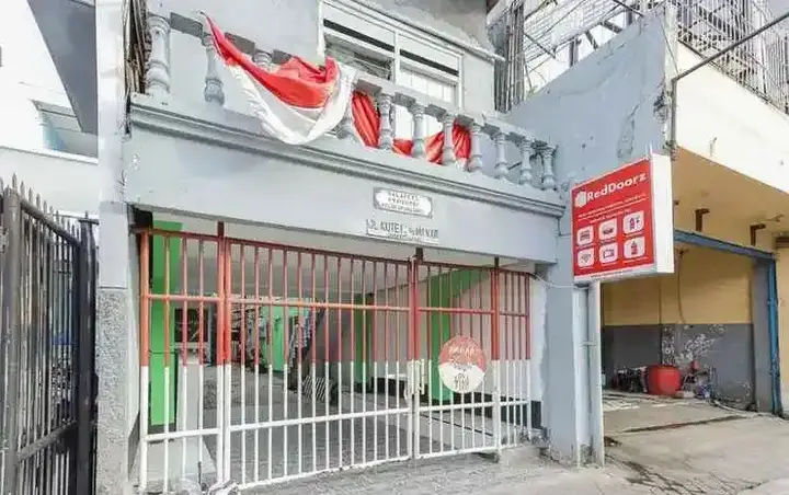 Сурабая: RedDoorz near Mayapada Hospital Surabaya