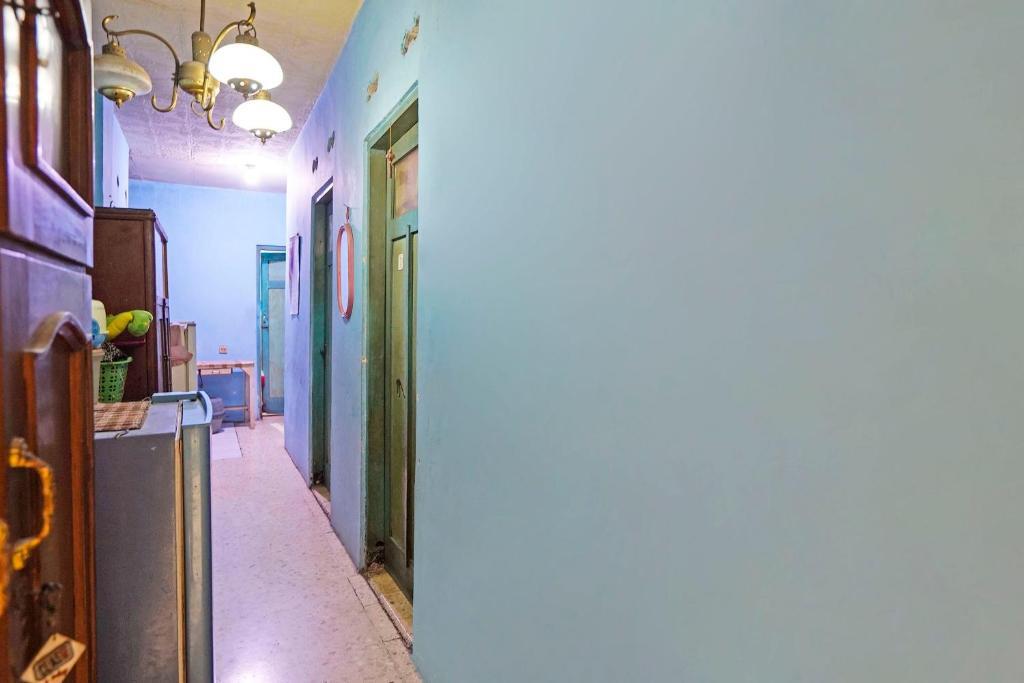 Сурабая: SPOT ON 91859 Kost Budhe Syariah