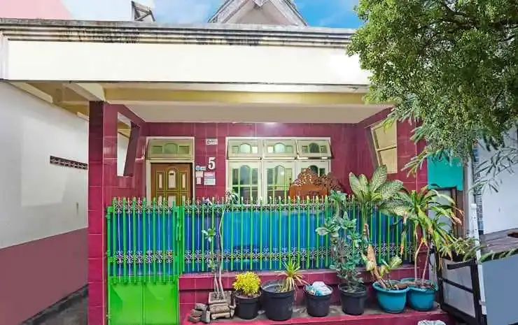 Сурабая: SPOT ON 91859 Kost Budhe Syariah