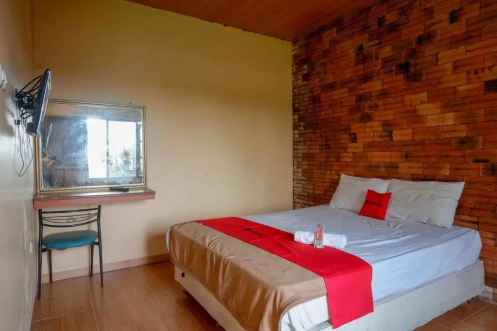Караганьяр: RedDoorz at Jalan Raya Solo Tawangmangu