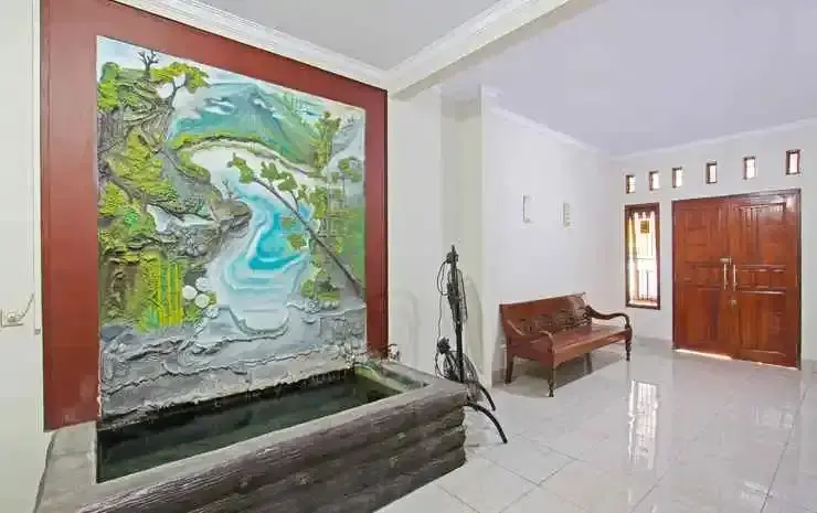 Тегал: OYO 91487 Ib Homestay Syariah