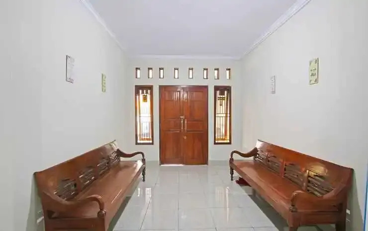 Тегал: OYO 91487 Ib Homestay Syariah