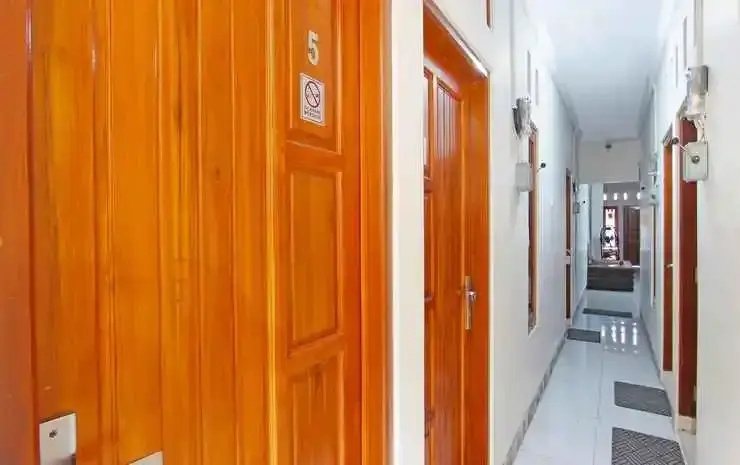 Тегал: OYO 91487 Ib Homestay Syariah