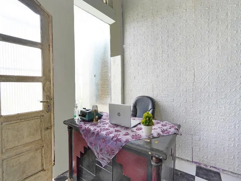 Джембер: Spot On 91672 House Of Henny Tea