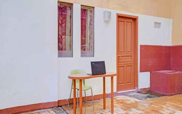 Чиребон: Oyo 90648 Kusnan Guest House Syariah