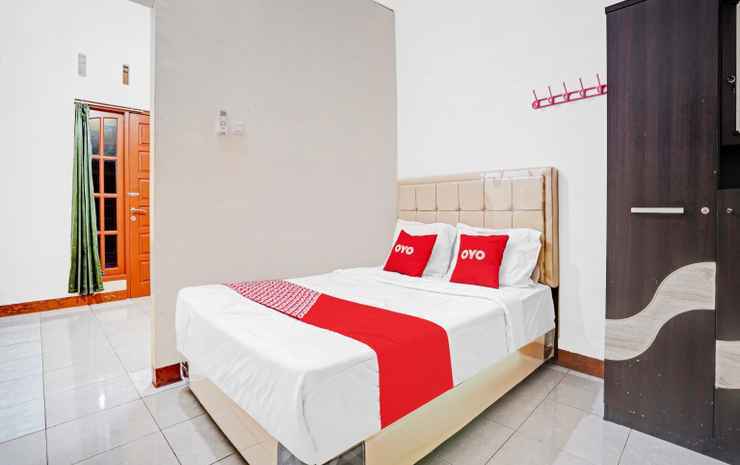 Чиребон: Oyo 90648 Kusnan Guest House Syariah