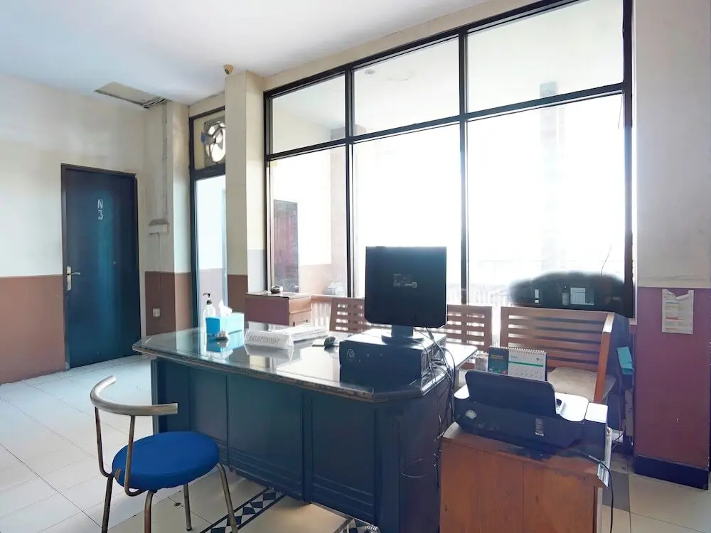 Сурабая: OYO 91415 De Wijaya Hotel