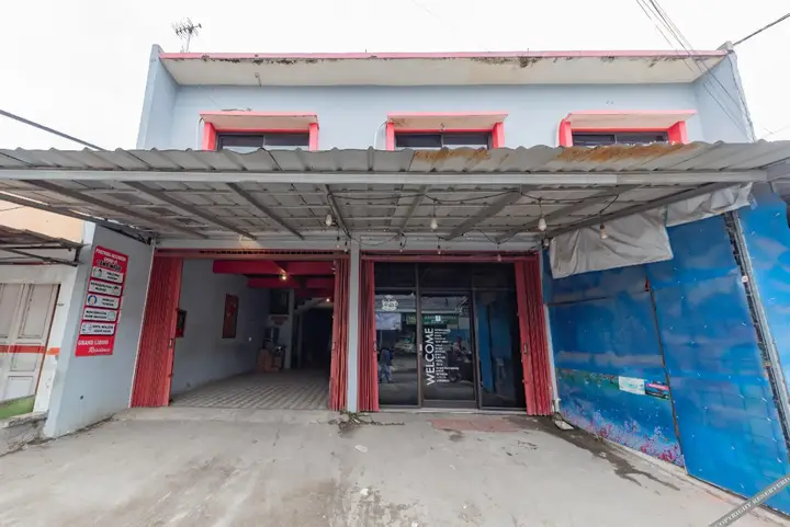 Караванг: RedDoorz near UNSIKA University Karawang