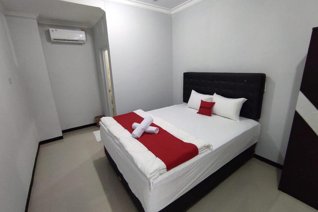 RedDoorz Syariah near Alun Alun Purwokerto 2 — фото 1