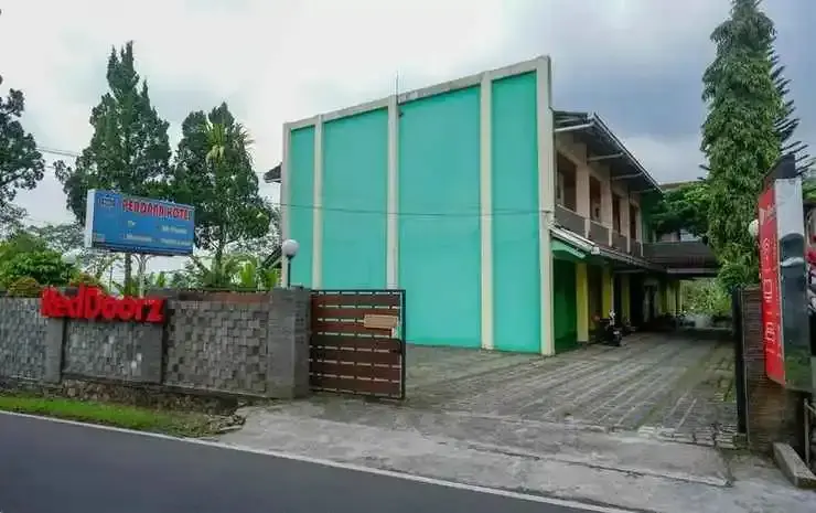 Батураден: RedDoorz near Lokawisata Baturaden