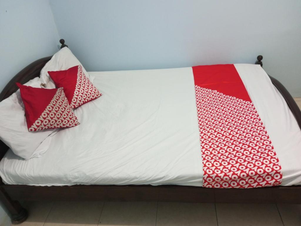 Тулунгагунг: OYO 90863 Omah Kost Syariah