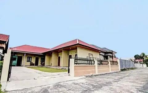 SPOT ON 91645 Rifki Homestay Syariah — фото 1