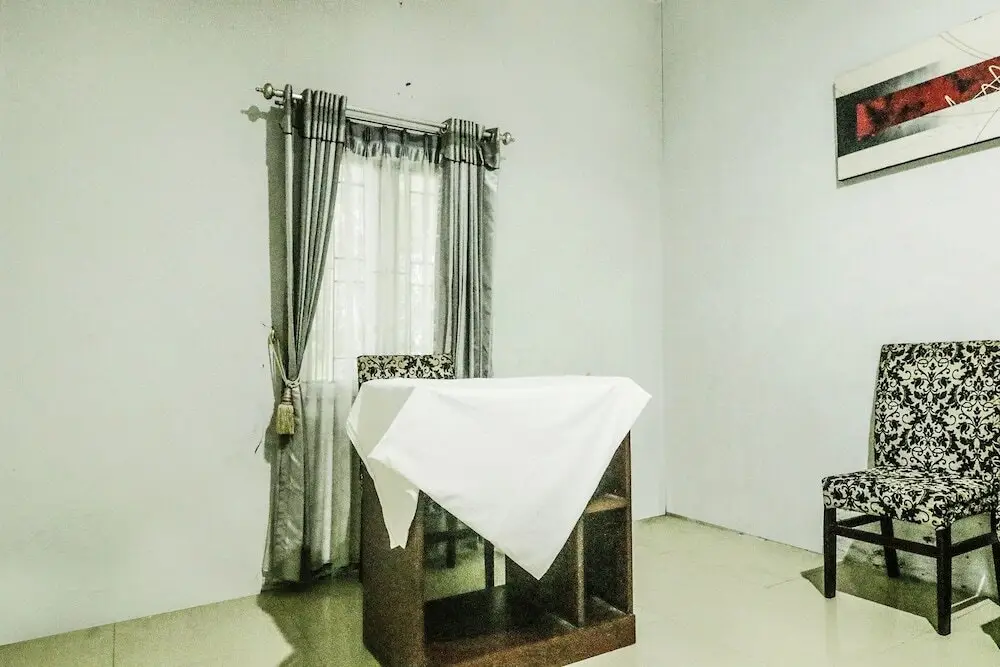 Палангкарая: OYO 90490 Hotel Nyi Rindang Near Puskesmas Jekan Raya