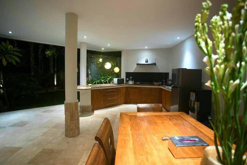 Чангу: Amazing 3BR Villa in The Heart of Canggu