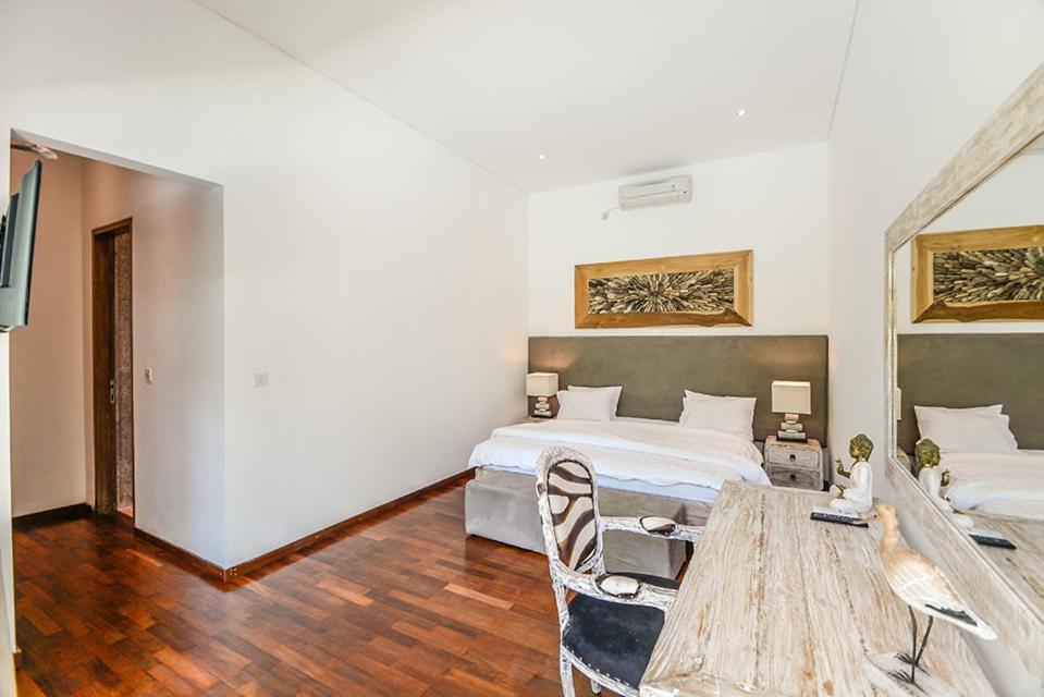 Джимбаран: *OPENING PROMO* Luxury 5+1 Bdr Villa 100m To Beach