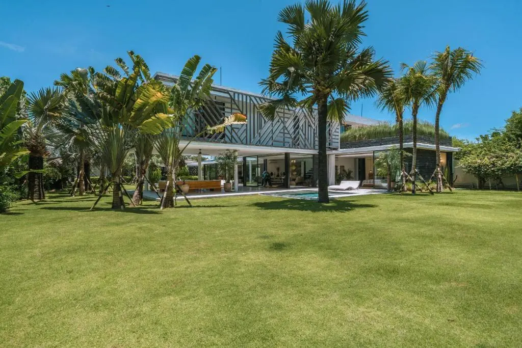 Чангу: Villa Bull House Amazing 6 bedrooms contemporary villa in Seminyak