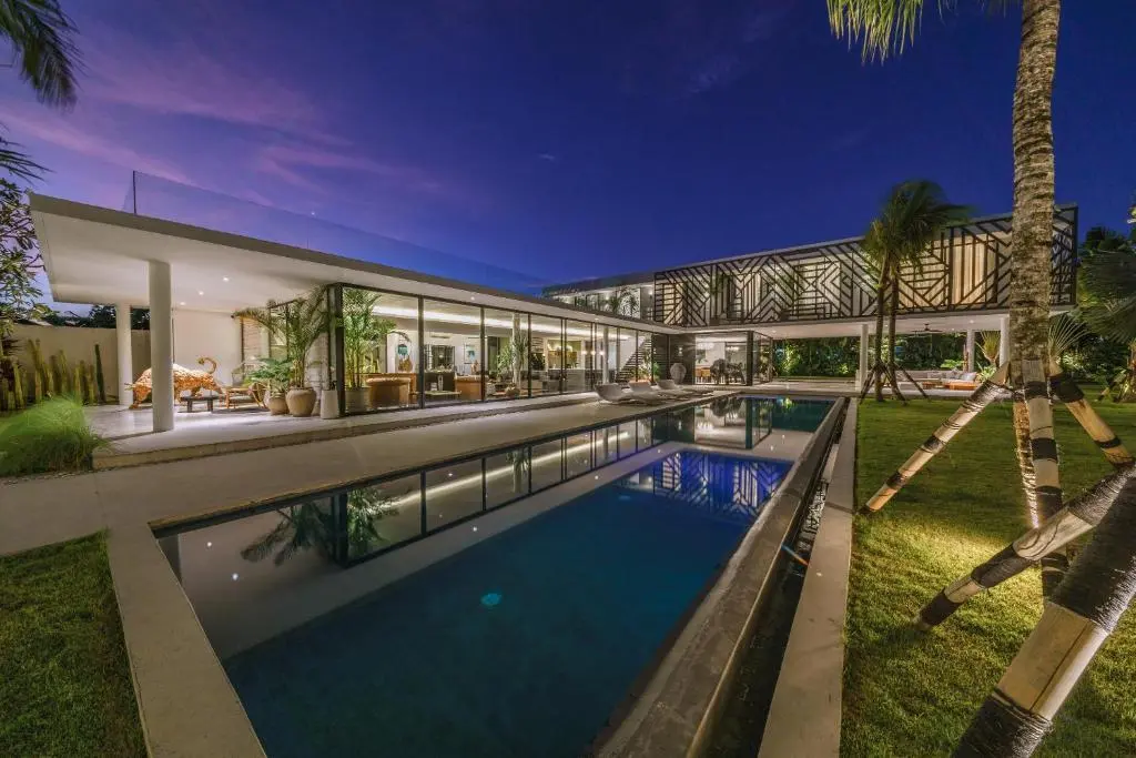 Чангу: Villa Bull House Amazing 6 bedrooms contemporary villa in Seminyak