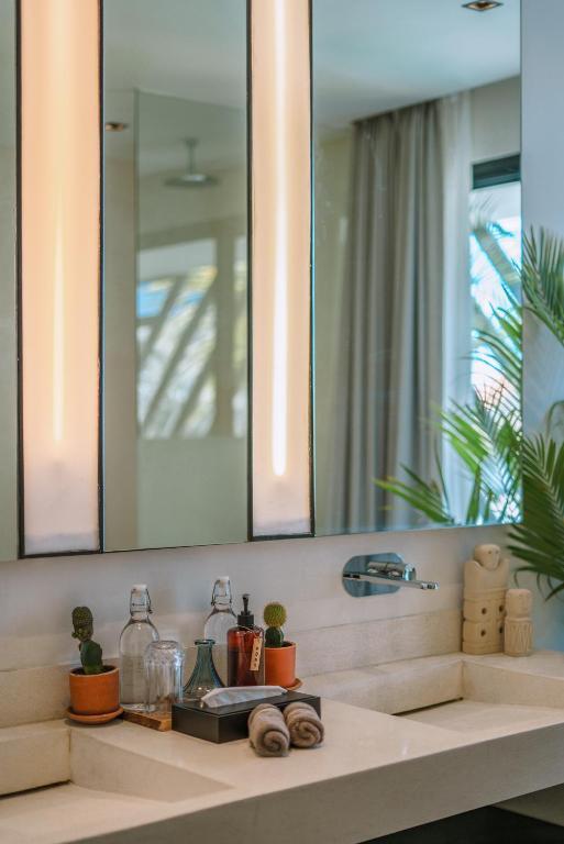 Чангу: Villa Bull House Amazing 6 bedrooms contemporary villa in Seminyak