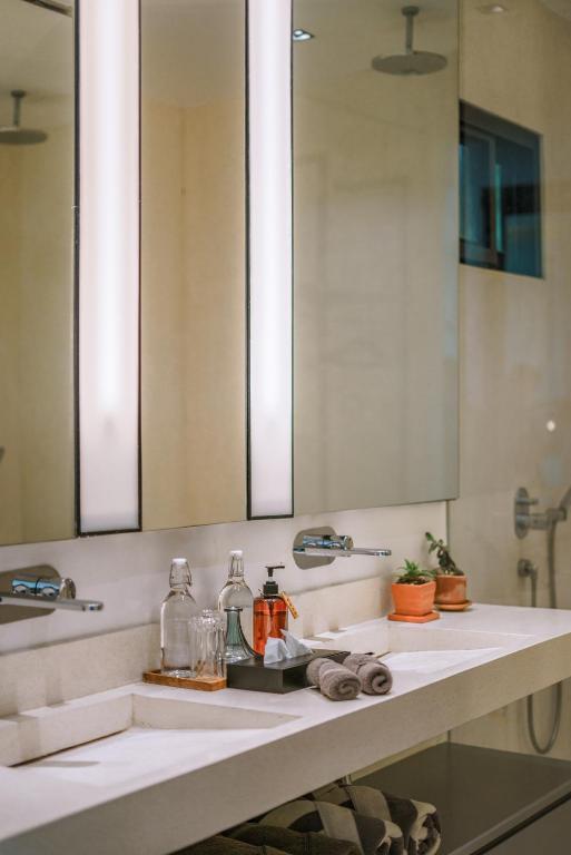 Чангу: Villa Bull House Amazing 6 bedrooms contemporary villa in Seminyak