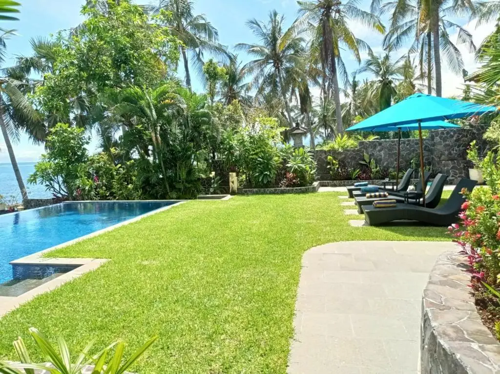 Lali Jiwa - Absolute Beachfront, Private 3BR Villa with Private Pool on 1200m2 of Tropical Land — фото 1