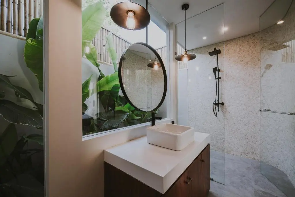 Чангу: New 4 Br 5 Min Walk To Berawa Beach Enclosed Livng