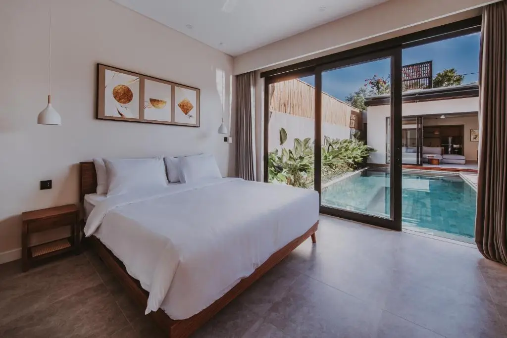 Чангу: New 4 Br 5 Min Walk To Berawa Beach Enclosed Livng
