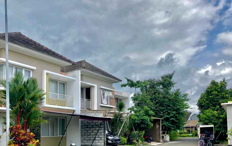 Маланг: Gerbera 4BR Villa Springhill Garden Malang