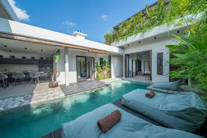 Чангу: Villa Wiraja 1 - Modern 4 bdr villa in Berawa