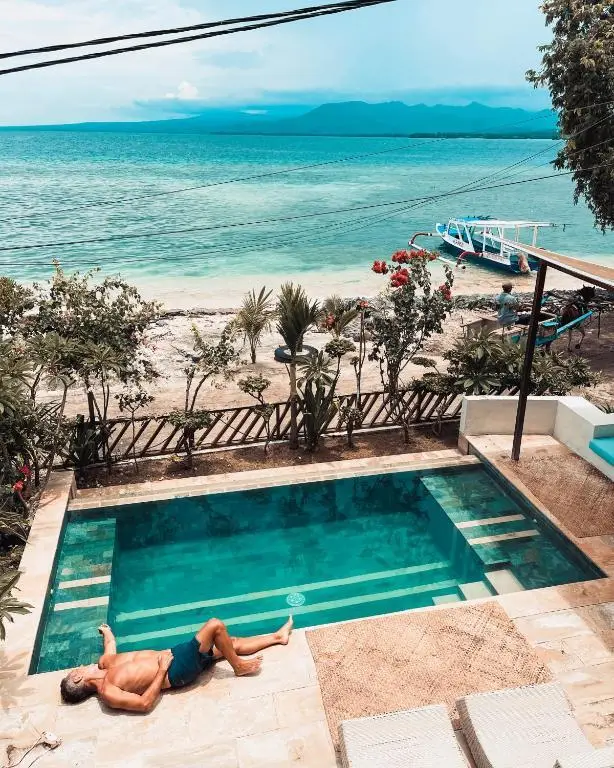 Гили Аир: Serenity Luxurious Beachfront Villa & Spa with private Infinity Pool, 8 Guests