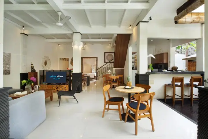 Кута: BIG Private 7 BED, 7 BATH, Goldflower Villa with 2x Pool, 2x lounge, Best location