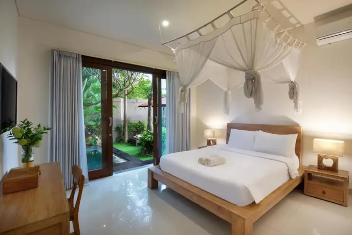 Кута: BIG Private 7 BED, 7 BATH, Goldflower Villa with 2x Pool, 2x lounge, Best location