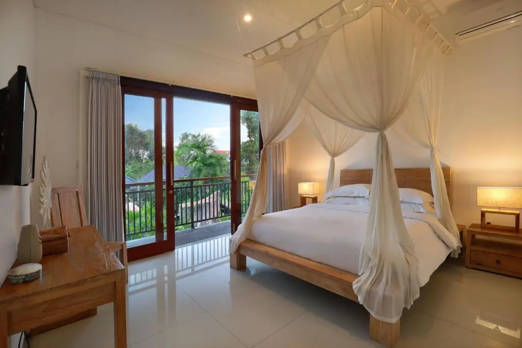 Кута: BIG Private 7 BED, 7 BATH, Goldflower Villa with 2x Pool, 2x lounge, Best location