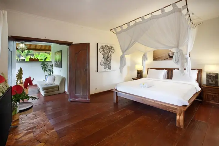 Кута: BIG Private 7 BED, 7 BATH, Goldflower Villa with 2x Pool, 2x lounge, Best location