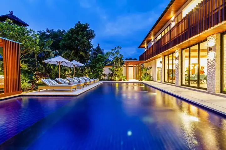 Кута: The Botanical 6 Bed Luxury 900 Meter From Beach