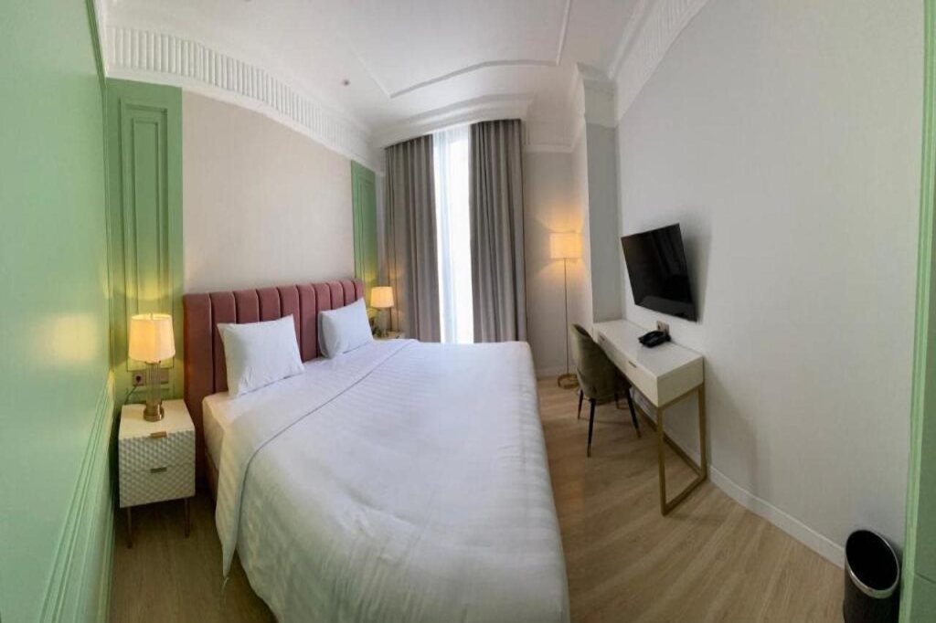 Джакарта: Maia Hotel
