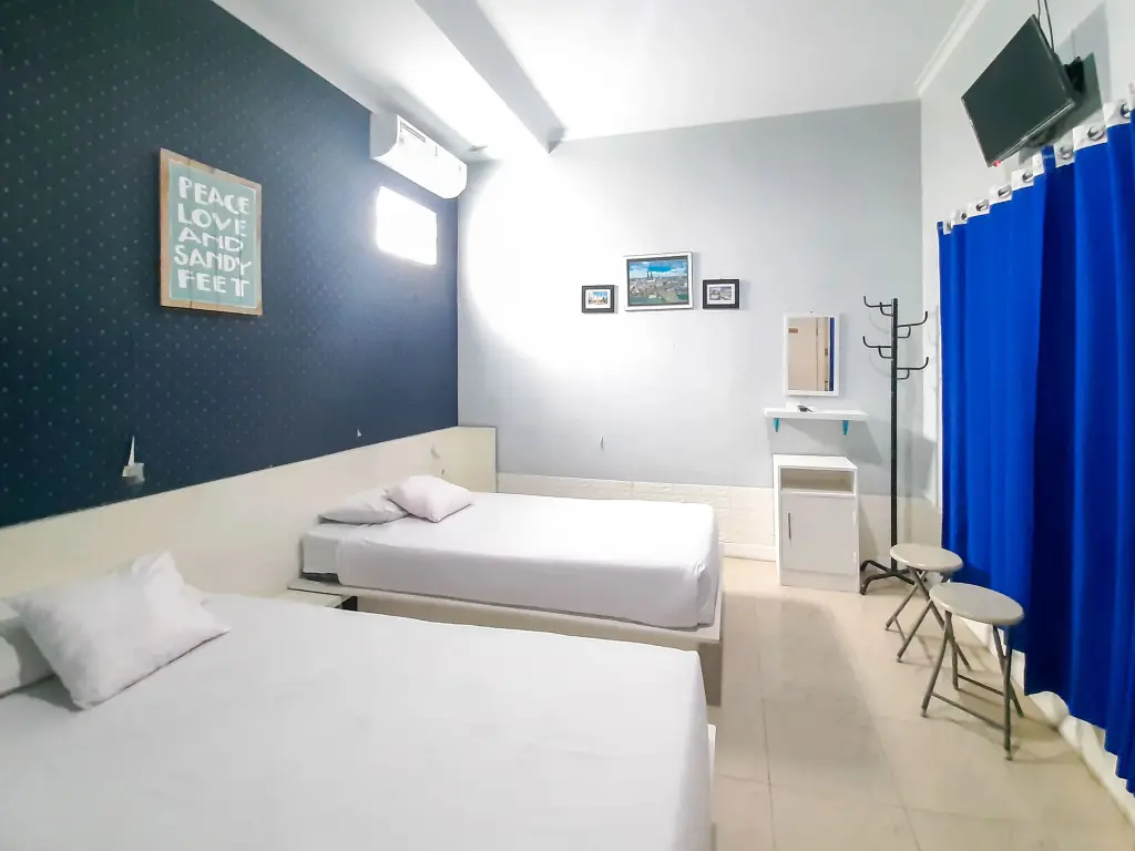 Джокьякарта: Londres Bed and Breakfast RedPartner near Gembira Loka Zoo