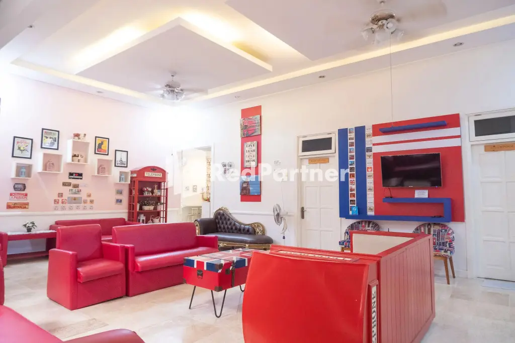 Джокьякарта: Londres Bed and Breakfast RedPartner near Gembira Loka Zoo
