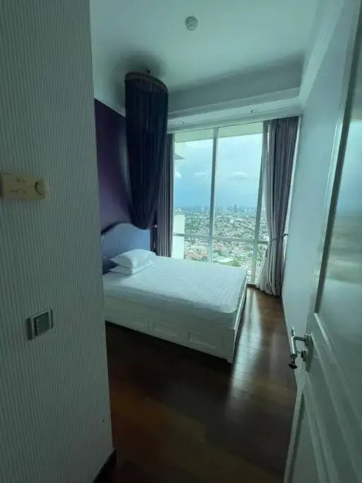 Джакарта: City Penthouse with Jakarta Skyline